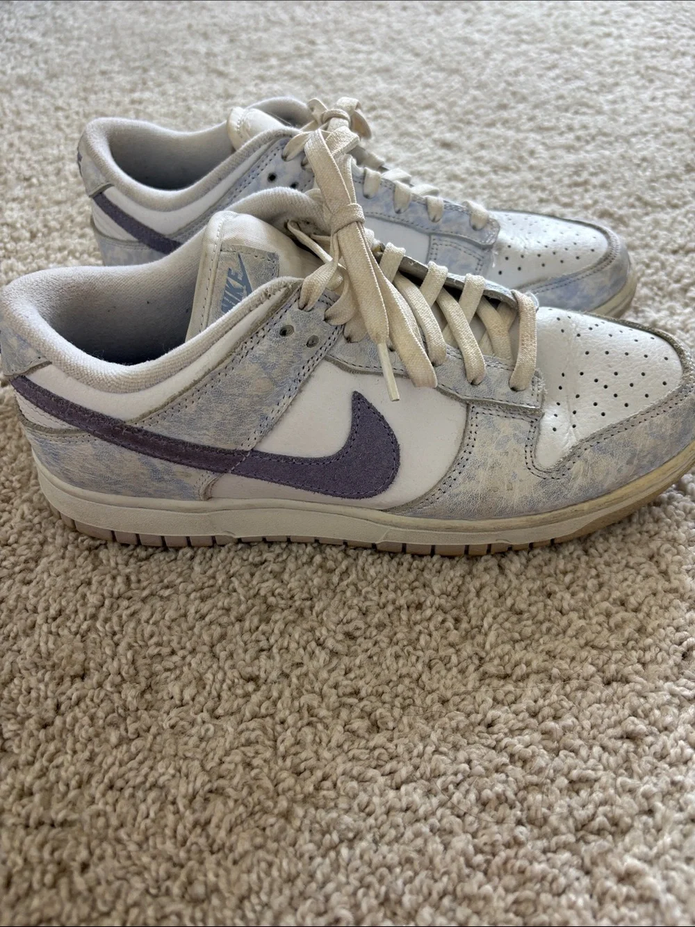 Nike Womens White and Light Purple Low-Top Dunk Sneakers
